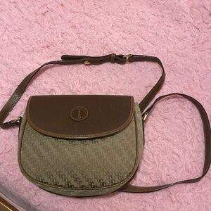 Gucci crossbody 100% authentic
